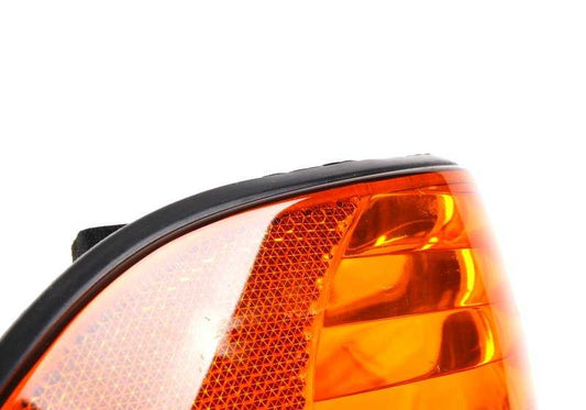 Right turn signal light for BMW 7 Series E38 (OEM 63138379108). Original BMW