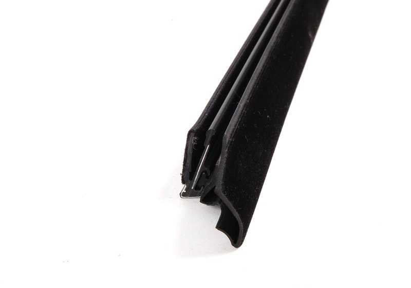 Moldura interior trasera derecha cromada OEM 51228243376 para BMW E38. Original BMW.