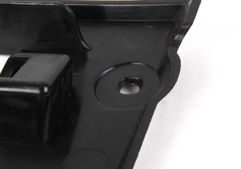 Soporte de faro antiniebla izquierdo OEM 51117891397 para BMW E90, E91. Original BMW.