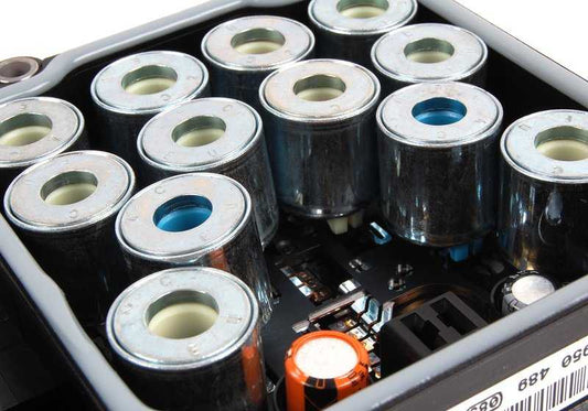 Kit de reparo da unidade de controle para BMW E83N (OEM 34513450899). BMW original