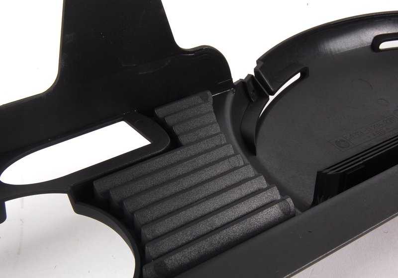Grade decorativa preta OEM 51718266826 para BMW E46. Peça original da BMW.