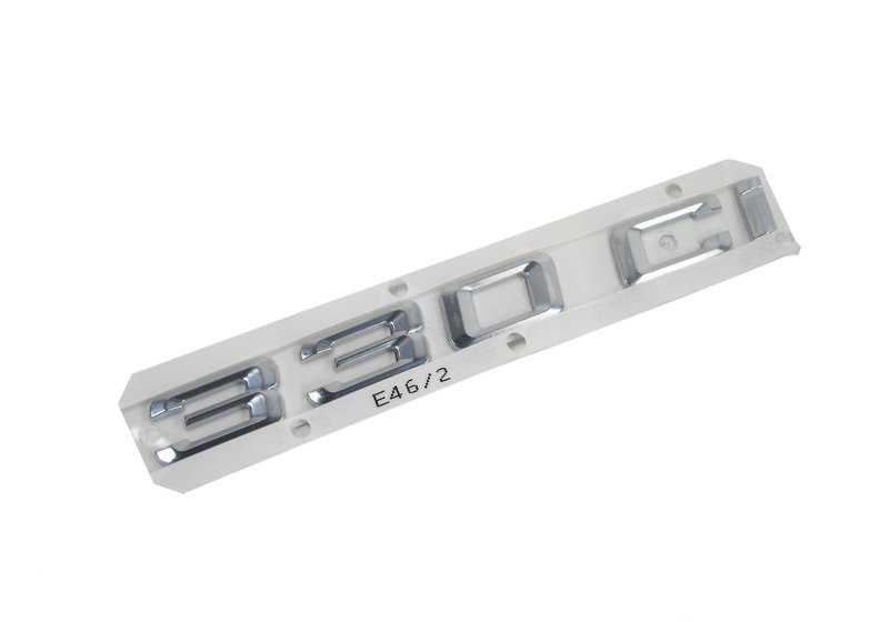 Emblema adhesivo trasero OEM 51147000499 para BMW Serie 3 E46 330Ci coupé y cabrio (2000–2006). Original BMW.