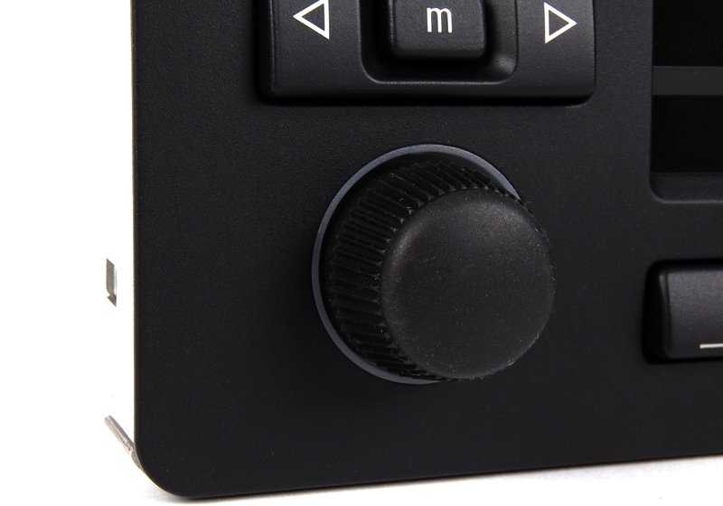 Pantalla de información múltiple OEM 65806914590 para BMW E39. Compatible con todos los modelos de la Serie 5 E39. Repuesto original BMW.