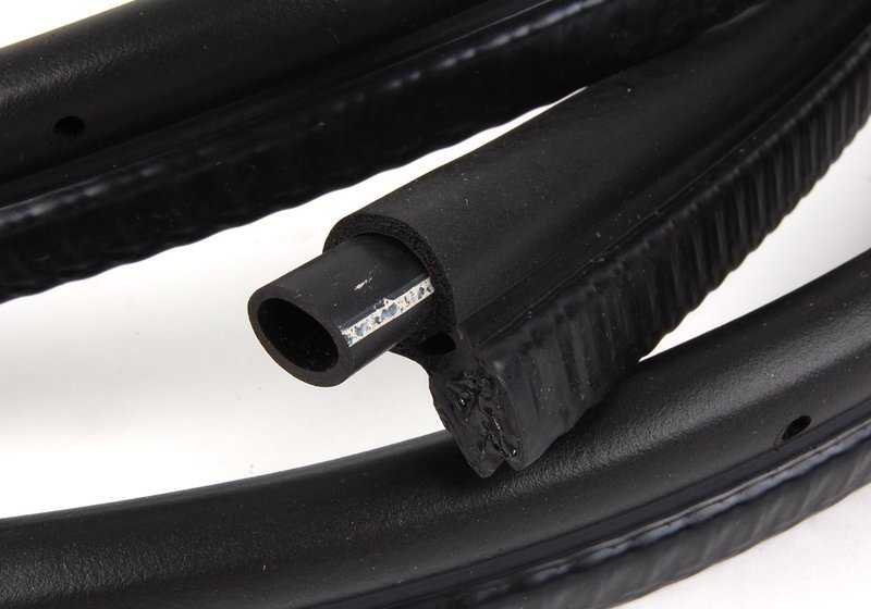 Junta de goma portón trasero OEM 51711933769 para BMW E30. Original BMW.
