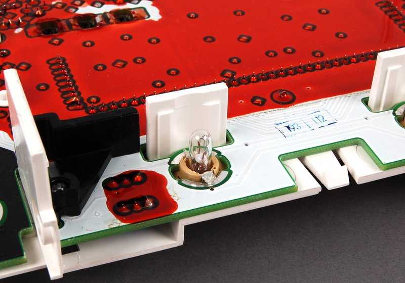 Printed circuit board with cover for BMW 8 Series E31 (OEM 62118354454). Original BMW.