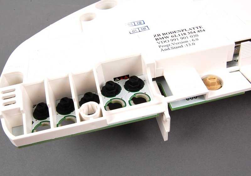 Printed circuit board with cover for BMW 8 Series E31 (OEM 62118354454). Original BMW.