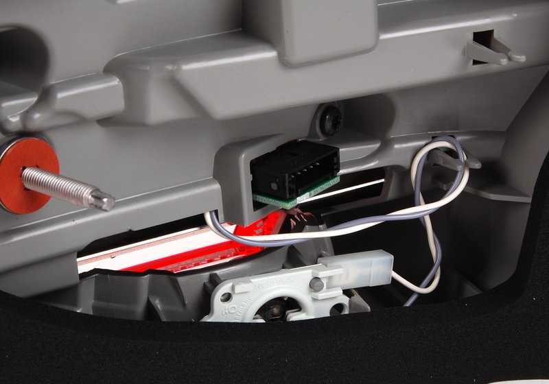 Piloto trasero lateral izquierdo OEM 63217252093 para BMW E93 (Serie 3 Cabrio). Original BMW.