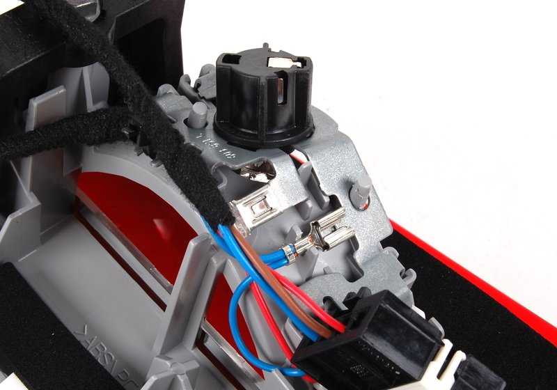 Piloto trasero izquierdo de maletero OEM 63217252783 para BMW E93 (Serie 3 Cabrio). Original BMW.