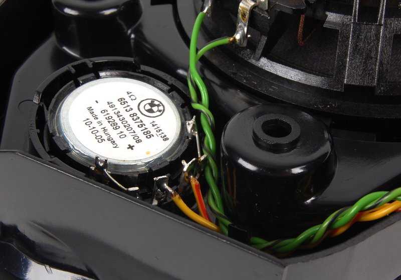 Altavoz trasero izquierdo OEM 65138357879 para BMW E36 (316i, 318i, 320i, 323i, 325i, 328i, M3, Compact, Coupé, Touring, Berlina, Cabrio). Original BMW.