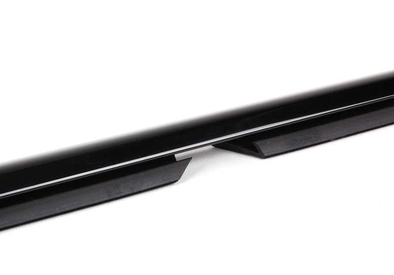 Cubierta pozo exterior derecho OEM 51342695292 para BMW Serie 3 E46. Original BMW.