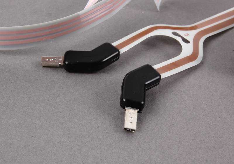 Motor del ajuste de memoria del retrovisor izquierdo OEM 67136946313 para BMW E46 {316i AL11, AL12, AL21, AL22, AL51, AN72, AN82, AX31, AX32, AX41}. Original BMW.