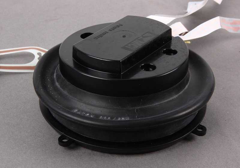 Motor del ajuste de memoria del retrovisor izquierdo OEM 67136946313 para BMW E46 {316i AL11, AL12, AL21, AL22, AL51, AN72, AN82, AX31, AX32, AX41}. Original BMW.