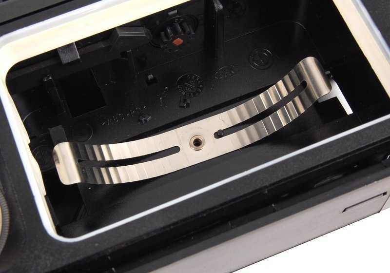 Supplemento console centrale OEM 51168160423 per BMW Serie 7 E38 (725tds, 728i, 728iL). BMW originale.