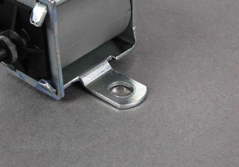 Válvula eléctrica OEM 17302243804 para BMW E36 y E34. Original BMW.