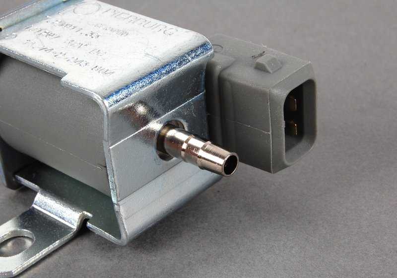 Válvula eléctrica OEM 17302243804 para BMW E36 y E34. Original BMW.