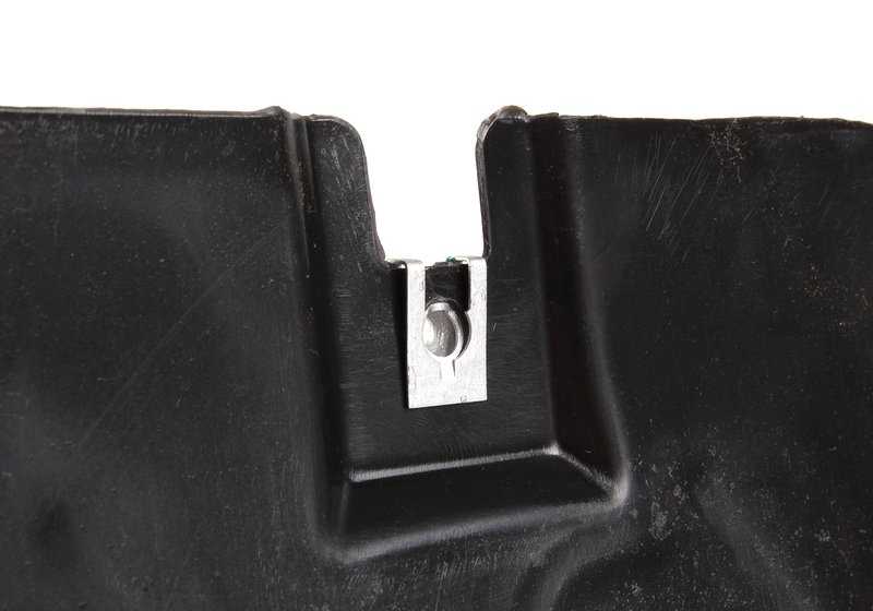 Recubrimiento guardabarros izquierdo OEM 51718193811 para BMW Serie 3 E46 (316i, 318i, 320i... y más). Original BMW.