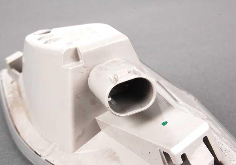 Côté gauche intermittent OEM 63137191759 pour BMW E89. BMW d'origine.