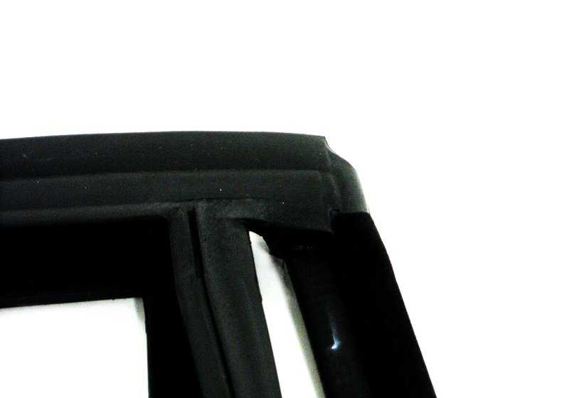 Guía de ventana trasera derecha OEM 51348176588 para BMW E34. Original BMW.