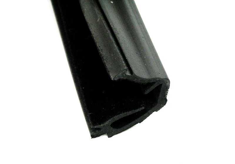 Guía de ventana trasera derecha OEM 51348176588 para BMW E34. Original BMW.