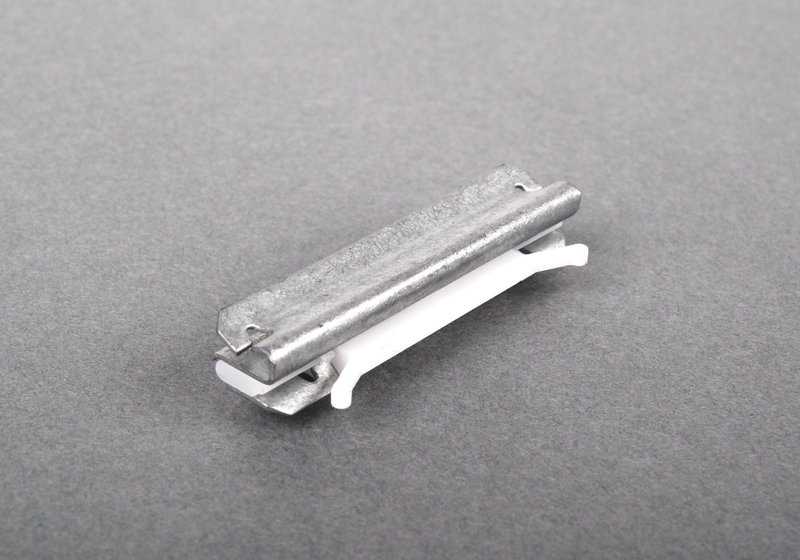 Clip sujeción moldura OEM 51317177029 para BMW E70, E71, E72, F16, F86. Compatible con molduras de cristales y embellecedores. Original BMW.