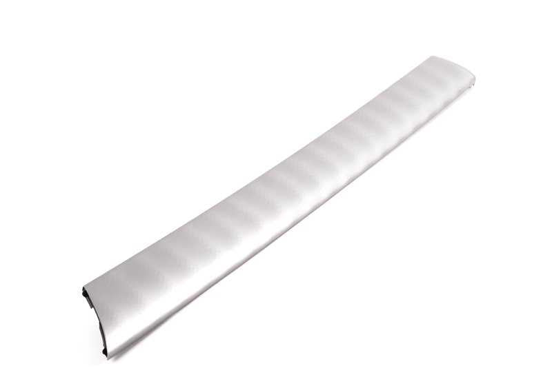 Moldura aluminio puerta delantera izquierda OEM 51457047155 para BMW E46 {316i AL11, AL12, AL21, AL22, AL51, AN72, AN82, AX31, AX32, AX41}. Original BMW.