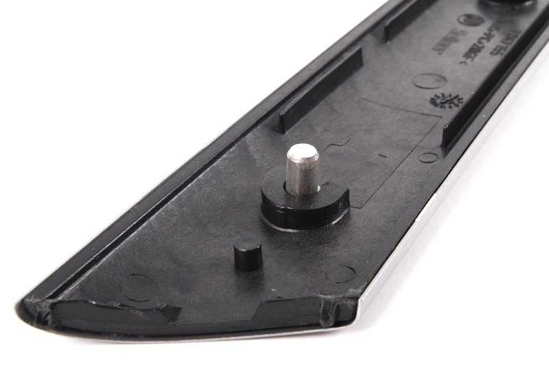 Moldura aluminio puerta delantera izquierda OEM 51457047155 para BMW E46 {316i AL11, AL12, AL21, AL22, AL51, AN72, AN82, AX31, AX32, AX41}. Original BMW.