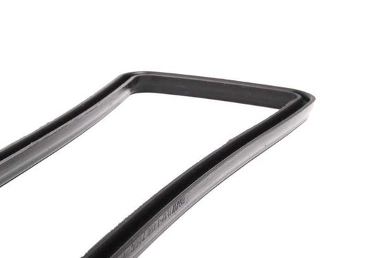 Junta perfiladora OEM 11121406744 para BMW E39 M5 y BMW Z8 E52 con motor S62. Compatible con modelos: E39 M5 (1998-2003) y E52 Z8 (2000-2003). Original BMW.