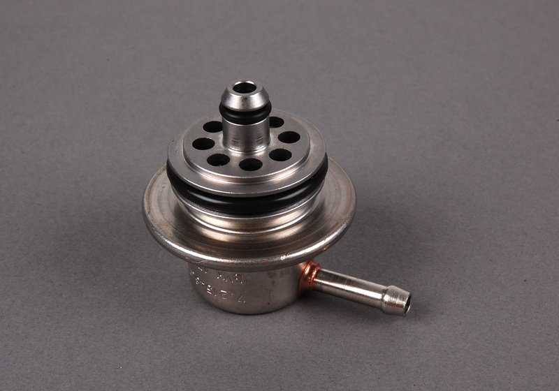 Regolatore di pressione del carburante OEM 13531729320 per BMW E36, E46, E34, Z3. BMW originale.