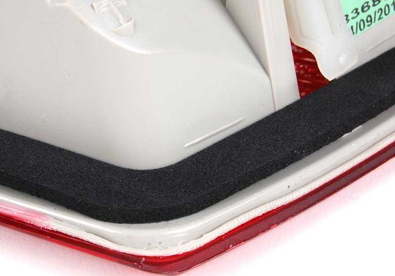 Piloto trasero izquierdo portón OEM 63218368759 para BMW E46 (Compact, Berlina, Touring, Coupé, Cabrio, M3). Original BMW.