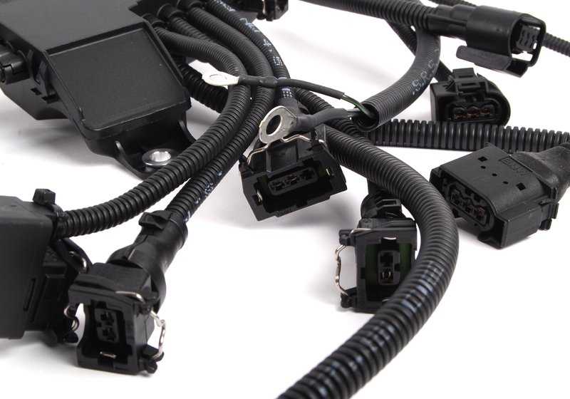 Cableado de motor OEM 12517513551 para BMW E39. Original BMW.