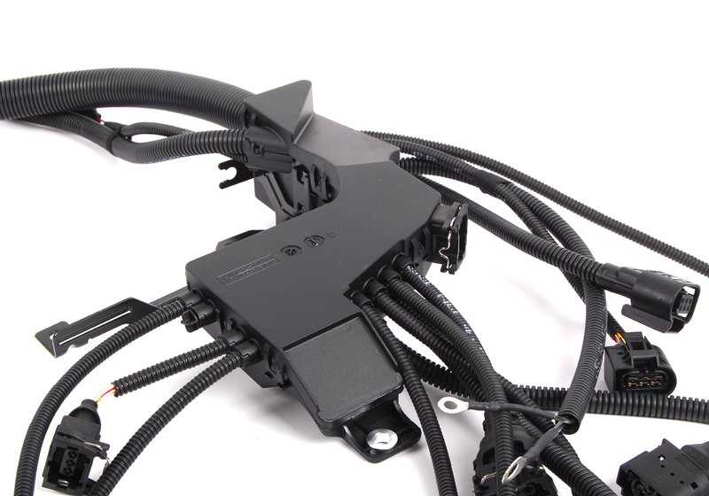 Cableado de motor OEM 12517513551 para BMW E39. Original BMW.