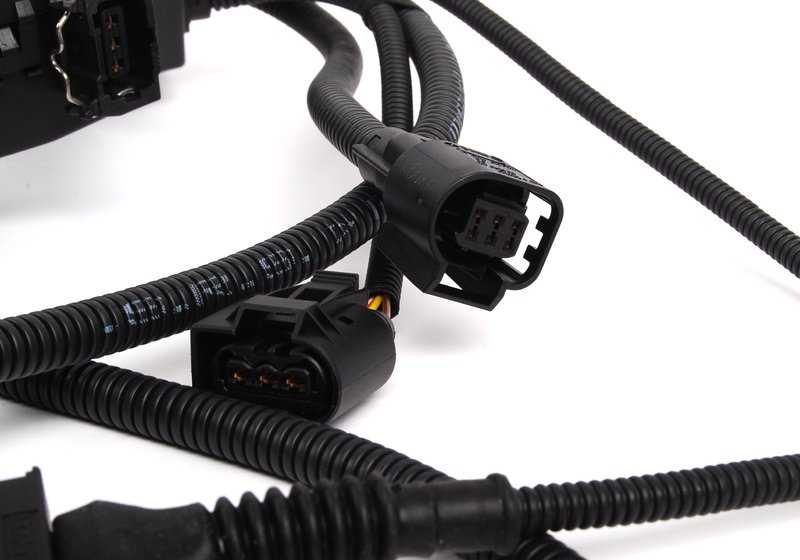 Cableado de motor OEM 12517513551 para BMW E39. Original BMW.