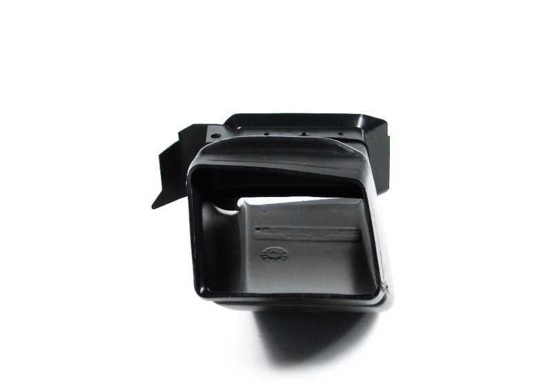 Conducto de aire para freno delantero derecho OEM 51718125968 para BMW E38. Original BMW.