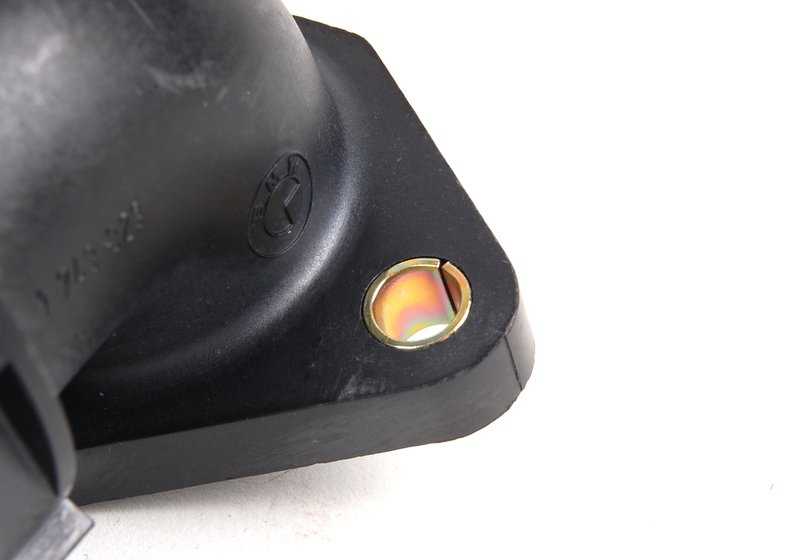 Flange de refrigeração OEM 11531743329 para BMW E36, E46, Z3. Sistema de refrigeração original. Compatível com os modelos 3º e Z3. BMW original.
