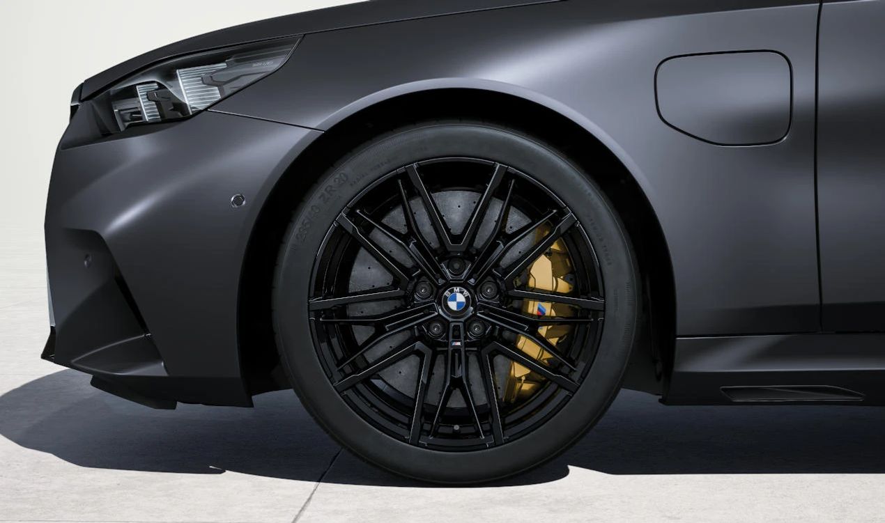 Cerchio in alluminio M a raggi doppi 951 Jet Black Uni 11JX21 H2 ET28 OEM 36107884273 per BMW G90 M5, G99 M5 Touring. BMW originale.
