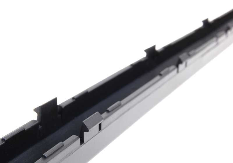 Moldura lateral para BMW E34 (OEM 51112230369). Original BMW