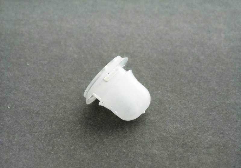 OEM 51459141448 CLIP de fixação para BMW E92, E92N, E93, E93N, E63, E63N, E64, E64N, E32, E38, E31. Para painéis de painel. BMW original.