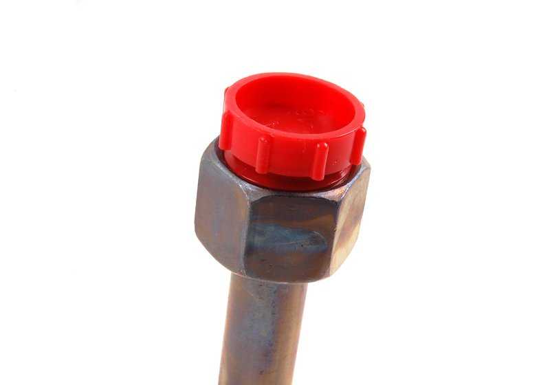 Tubería de alta presión del compresor al condensador OEM 64539067575 para BMW E30. Original BMW.