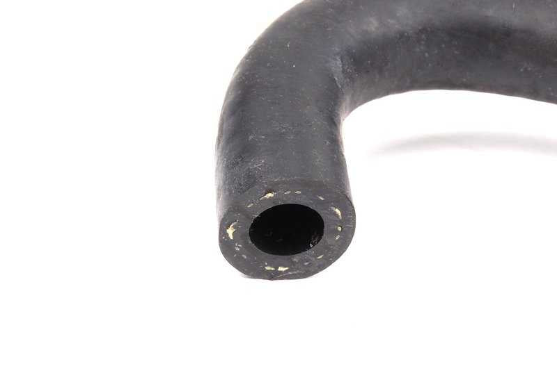 Manguera de agua OEM 13541716521 para BMW E30 (320i) con motor M20. Compatible con versiones manuales y automáticas. Original BMW.