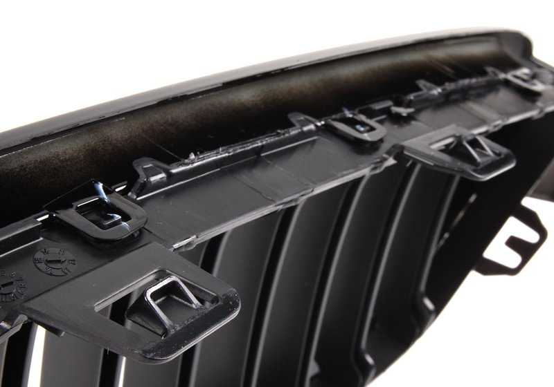 Parrilla decorativa M Performance derecha negro brillo OEM 51712240778 para BMW Serie 3 F30, F30 LCI, F31, F31 LCI. Original BMW.