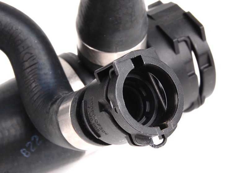 Manguera superior de refrigerante OEM 17127546064 para BMW Serie 5 E60 523i (modelos NE31, NE32, NE41, NE42, NU11, NU12, NU21, NU22, NU32, NU42). Original BMW.