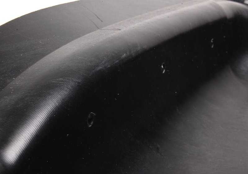 Protección del compartimento del motor delantero OEM 51758042976 para BMW E63 y E64. Original BMW.