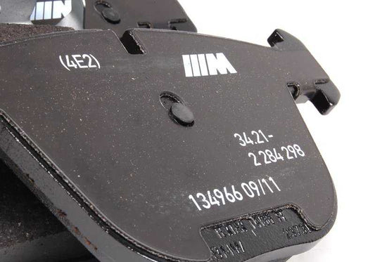 Asbestos-free brake pad repair kit for BMW E90, E92, E93, E60, E61N, E63, E64 (OEM 34212284296). Original BMW.