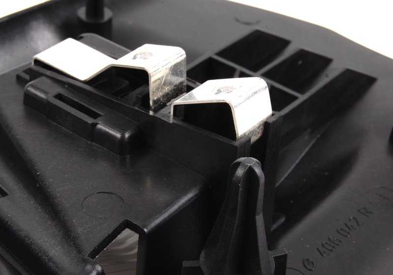 Porta lámparas trasero derecho LED OEM 63217165974 para BMW E46. Repuesto original BMW.