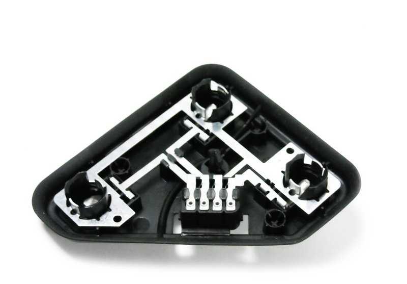 Portalamparas trasero izquierdo OEM 63218371325 para BMW E39. Repuesto original BMW.