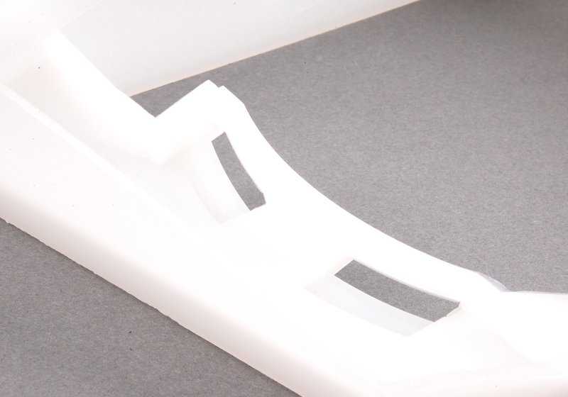 Soporte izquierdo para faro antiniebla OEM 51112496369 para BMW E46 (316i AL11, AL12, AL21, AL22, AL51, AN72, AN82, AY11, AY31, AY32). Original BMW.