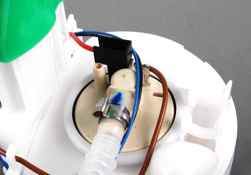 Bomba de gasolina con sensor de nivel OEM 16146766177 para MINI R53 Cooper S. Original MINI.