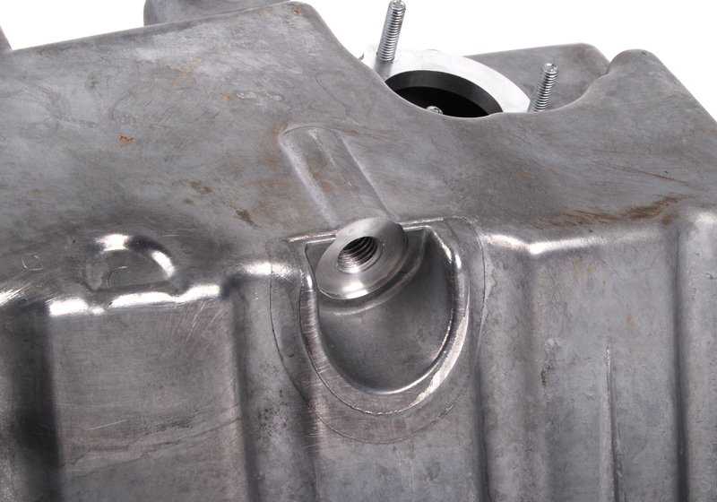 Cárter de aceite OEM 11137519432 para BMW E46 (325i/330i xDrive) y X3 E83 (2.5i/3.0i con motor M54). Compatible con modelos manuales y automáticos con tracción total. Original BMW.
