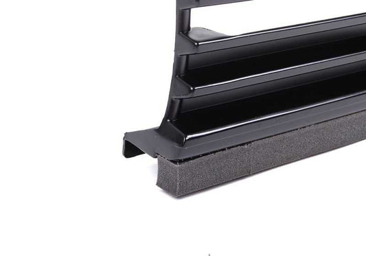 RIGHT EMBELLEDORA GRUCE OEM 51131876092 for BMW E30. Original BMW.