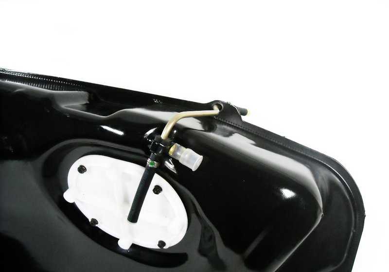Depósito de combustible metálico 95L OEM 16111182044 para BMW E38 730i, 735i {GF11, GF21, GF22, LGJ11, LGJ21, LGJ22, GF31, GF41, GF42, GG41}. Original BMW.